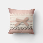 Leuke girly chique witte kant stoffig roos roze bo kussen (Voorkant)
