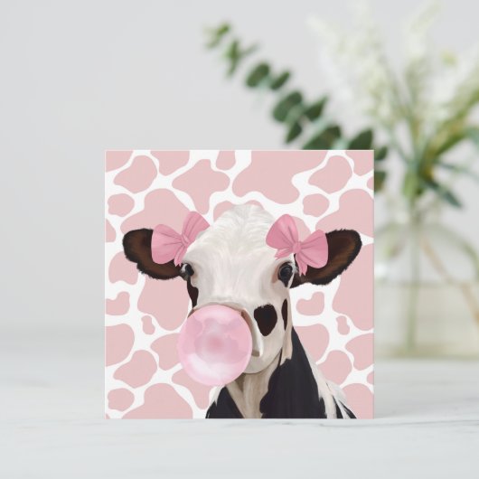 Leuke Girly Pink Bubblegum Blowing Koe (Staand voorkant)