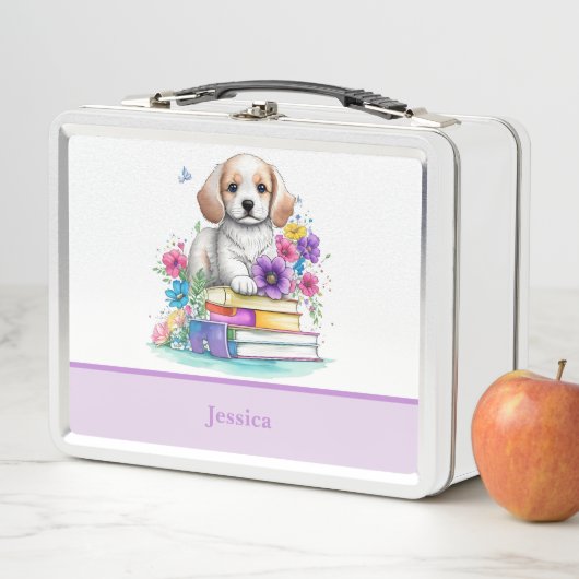 Leuke Girly Puppy Zittend op Boeken en Bloemen (In situ)