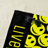 Leuke Grappige Gelukkige Gele Glimlachende Gezicht Strandlaken (In situ)