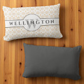 Leuke grijze monogramnaam met handgetekende zon kussen