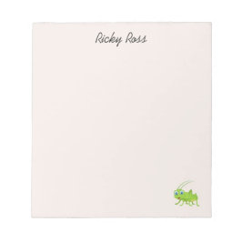 Leuke groene sprinkhaan paarse notitieblok