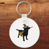 Leuke Halloween Black Lab Hond Schattigee Heks Pet Sleutelhanger (Voorkant)