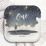 Leuke Hemelse Verjaardagssterren Waterverf Boy Papieren Bordje<br><div class="desc">Leuke Celestial Birthday Stars Waterverf Boy Paper Party Borden heeft een schattige waterverf van een jongetje dat omhoog kijkt naar de sterren. Perfect voor baby boy,  kinder eerste verjaardagsfeestvieringen en baby showers. Ontworpen door Evco Studio. Voor het coördineren van items uitzicht www.zazzle.com/store/evcostudio</div>