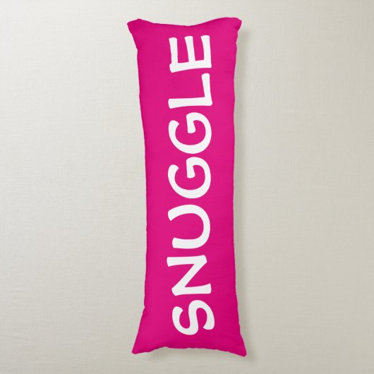 Leuke jumbo tekst of naamtypografie op fuchsia lichaamskussen (Voorkant Verticaal)