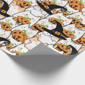 Leuke kat heks holding bumkin halloween cadeaupapier (Hoek)