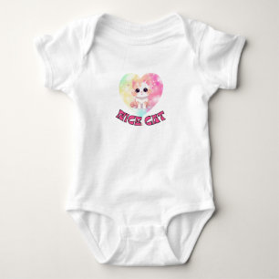 Leuke kat met mijn baby's romper