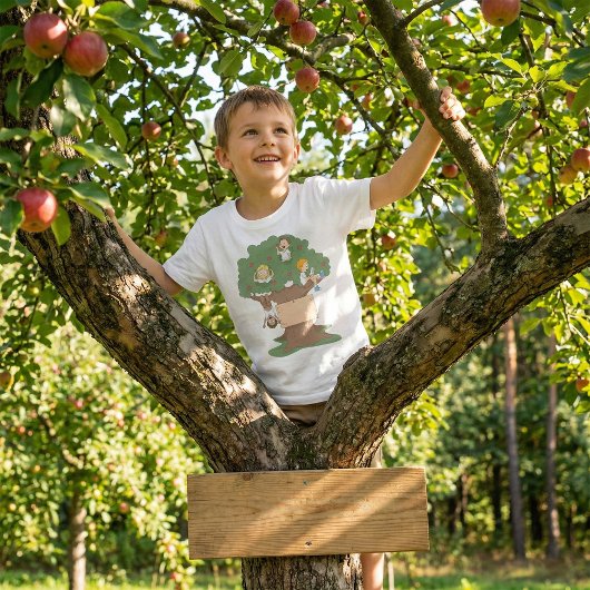Leuke Kinder spelen in Apple Tree T-shirt