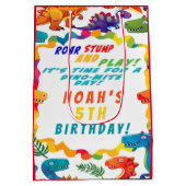 Leuke kleurrijke dinosaurus thema dino-mite medium cadeauzakje (Achterkant)