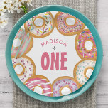 Leuke kleurrijke donuts een eerste verjaardag papieren bordje<br><div class="desc">Leuke kleurrijke Donuts One First Birthday Paper Borden zijn voorzien van handgetekende donuts met kleurrijke sprinkles en glazuur.</div>