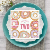 Leuke kleurrijke donuts twee 2e verjaardag