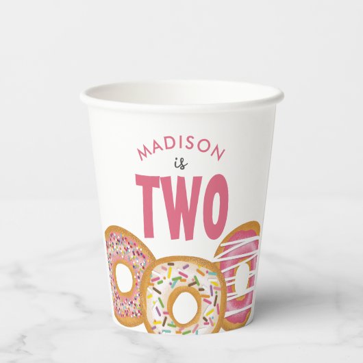 Leuke kleurrijke Donuts Twee Tweede Verjaardag Papieren Bekers (Achterkant)