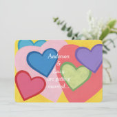 Leuke kleurrijke harten aangepaste bruiloft uitnod kaart (Staand voorkant)