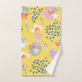 Leuke kleurrijke retro bloemen l Geel Bad Handdoek (Handdoek)