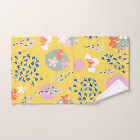 Leuke kleurrijke retro bloemen l Geel Bad Handdoek (Handdoek)