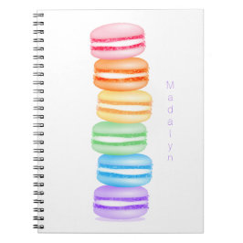 Leuke kleurrijke stack van macarons gepersonalisee notitieboek