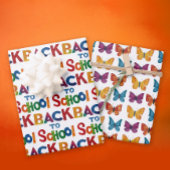 Leuke kleurrijke terug naar school Waterverf vlind Inpakpapier Vel