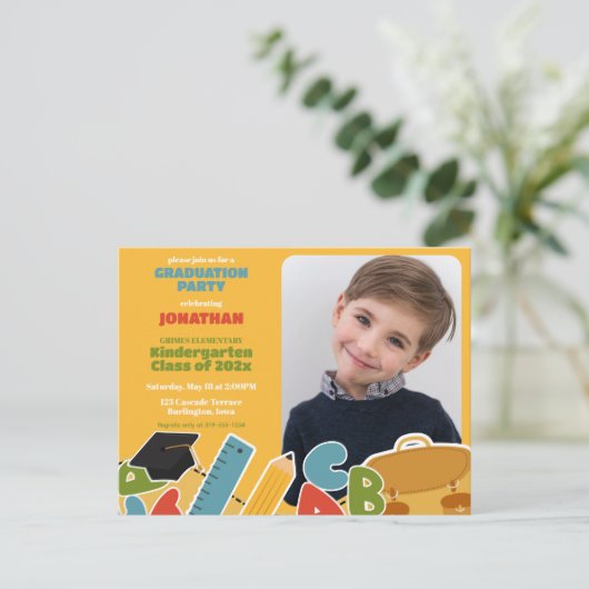 Leuke kleuterschool afstudeerfeest uitnodiging (Staand voorkant)