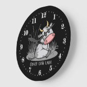 leuke koe dame voegt tekst toe grote klok (Hoek)