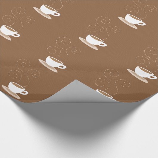 Leuke koffiekop op bruine patroonachtergrond cadeaupapier (Hoek)