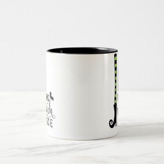 Leuke kousen laarzen rustende heks gezicht Hallowe Tweekleurige Koffiemok (Center)