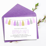 Leuke Lavendel Garland Meisjes Verjaardagsfeestje Kaart<br><div class="desc">Trendy en chique ontwerp heeft een populair ontwerp van kwastslingers perfect voor een verjaardagsfeestje van een meisje, quinceanera, lieve zestien, enz. OPMERKING: Op deze uitnodigingen wordt geen echte glitter gebruikt, de uitnodigingen zullen als een mooie foto van glinsterende glitter afdrukken. Bezoek onze winkel voor bijpassende briefpapier en feestartikelen. Op zoek...</div>