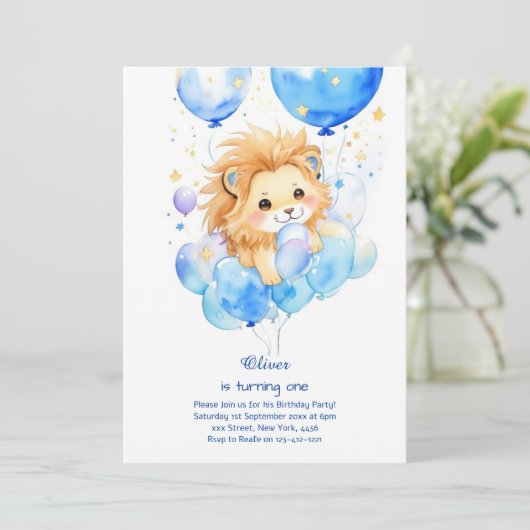 Leuke Leeuw Eerste Verjaardag Uitnodiging (Staand voorkant)
