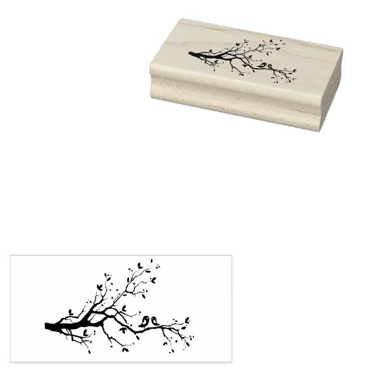 Leuke liefdesvogels op een boomtak rubberstempel (Gestempeld)