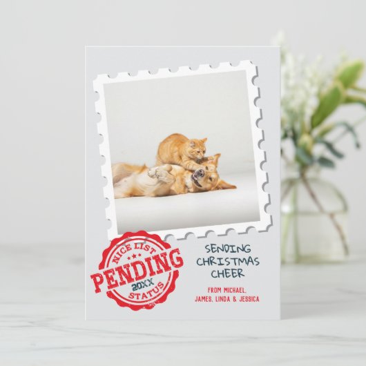 Leuke lijst in afwachting van grappige kat hond fo feestdagenkaart (Staand voorkant)