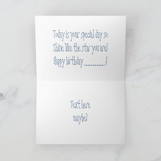 Leuke meisje Chibi het spelen harp op de Kaart (Binnen)