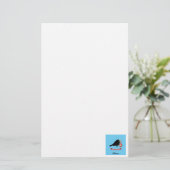 Leuke merel met een kerstbal aangepaste naam briefpapier (Staand voorkant)