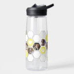 Leuke moderne geometrische gele hart poot hond fot waterfles<br><div class="desc">Introductie van de Fun Modern Geometrisch Geel Hart Poot Hond Foto's Waterfles! Trakteer uzelf of een geliefde op een unieke drink ervaring met deze moderne, geometrische waterfles. Het beschikt over opvallende gele en witte mozaïek geometrie die echt opvallen - om nog maar te zwijgen van de pootafdrukken en harten die...</div>