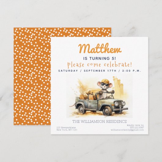 Leuke Muis in een Auto Kids Verjaardagsfeestuitnod Kaart (Voorkant / Achterkant)