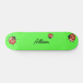 Leuke neon groene lieveheersbeestje persoonlijk skateboard (Horizontaal)
