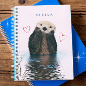 Leuke otter in vijver met roze achtergrond en hart notitieboek