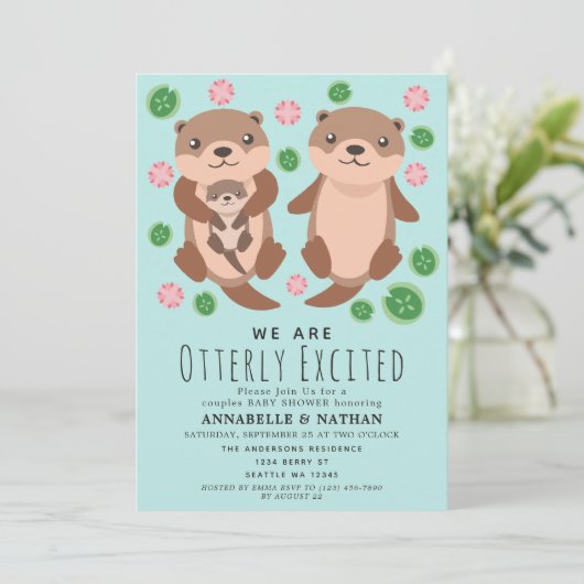 Leuke otter koppels Baby shower uitnodiging (Staand voorkant)