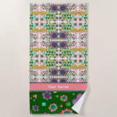 Leuke Paarse Bloemen Custom Name Pattern Trendy Strandlaken (Voorkant)