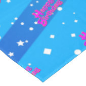 Leuke paarse verjaardagsafbeelding op blauw tafelkleed (Gekanteld)