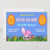 Leuke paashaas & eieren in gras Eijacht uitnodigt Kaart (Voorkant)