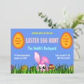 Leuke paashaas & eieren in gras Eijacht uitnodigt Kaart (Staand voorkant)