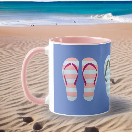 Leuke pastel gestreepte Teenslippers op blauw Mok