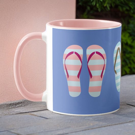 Leuke pastel gestreepte Teenslippers op blauw Mok