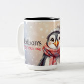 Leuke pinguïn gepersonaliseerde Kerstmis Tweekleurige Koffiemok (Voorkant links)
