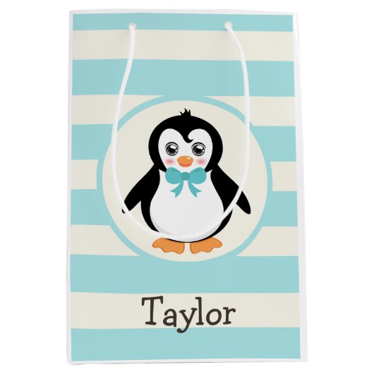 Leuke Pinguïn met Turquoise Bowtie Medium Cadeauzakje (Voorkant)