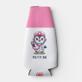 Leuke Pinguïn Nurse Roze Stethoscoop Custom Flesjeskoeler (Voorkant)