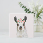 Leuke pluizige lama met Roos bloemkroon roze (Staand voorkant)
