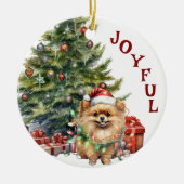 Leuke Pommerse hond verpakt in kerstverlichting Keramisch Ornament (Voorkant)