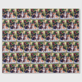 Leuke puppy en kat onder kerstboom cadeaupapier (Vlak)