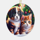 Leuke puppy en kat onder kerstboom keramisch ornament (Links)
