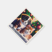 Leuke puppy en kat onder kerstboom servet (Hoek)